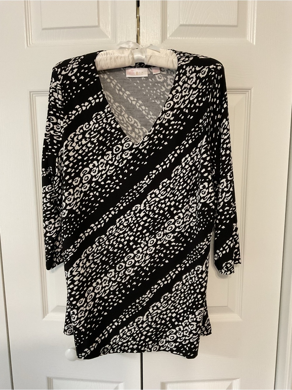 Kim Gravel, 3/4 sleeve Black & White Patterned V-Neck Women’s Top